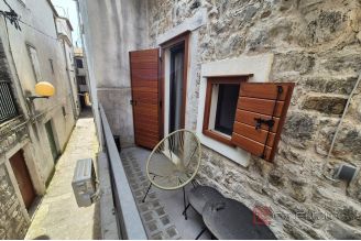 009 2016 645 Kastela Dalmatian house for sale