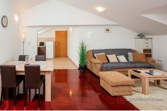 010 2052 21 dalmatian hinterland villa with apartments and beautiful garden for sale