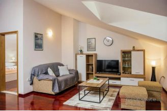 010 2052 21 dalmatian hinterland villa with apartments and beautiful garden for sale