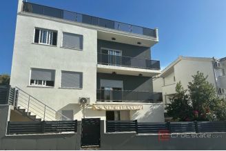 020 2031 166 Ciovo house with pool and sea view for sale