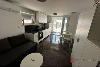 020 2031 166 Ciovo house with pool and sea view for sale
