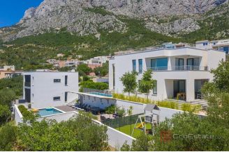 017 2048 36 Makarska Modern villa with panoramic sea view for sale