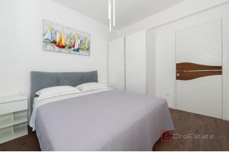 017 2048 37 Makarska Attractive villa with panoramic sea view for sale