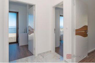 017 2048 37 Makarska Attractive villa with panoramic sea view for sale