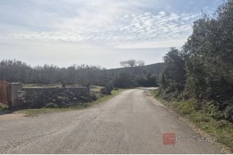 005 2047 60 Rogoznica Bilding land in a peaceful setting for sale