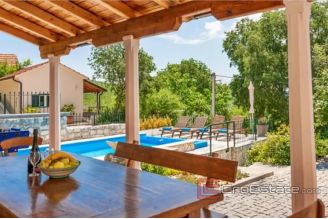 015 2052 22 near makarska stone house with pool for sale