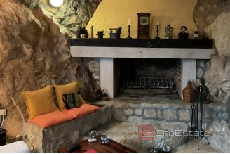 015 2052 22 near makarska stone house with pool for sale