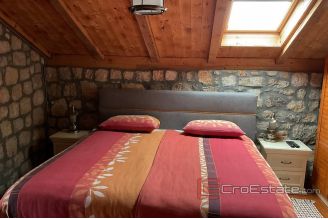 015 2052 22 near makarska stone house with pool for sale