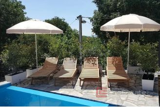 015 2052 22 near makarska stone house with pool for sale