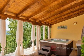 015 2052 22 near makarska stone house with pool for sale