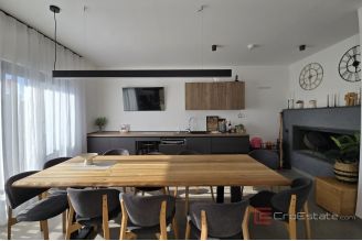 019 2036 129 Split area Luxury villa with sea view for sale