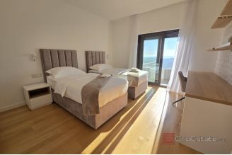 019 2036 129 Split area Luxury villa with sea view for sale