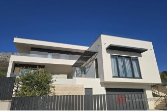 019 2036 129 Split area Luxury villa with sea view for sale