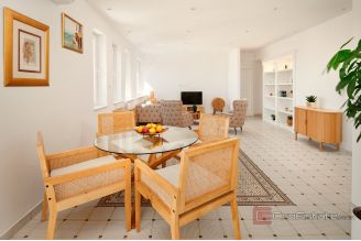 007 2051 13 split bacvice renovated three bedroom apartment for sale