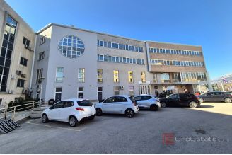 003 2016 647 split spacious multipurpose office space for sale