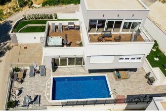 020 2048 16 split area luxury villa with pool for sale