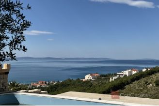 011 2052 30 Splut Area Stone house with an open sea view for sale