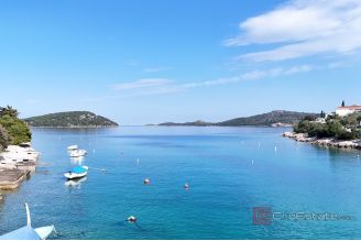 010 2044 47 Rogoznica Apartment house in the first row to the sea sale