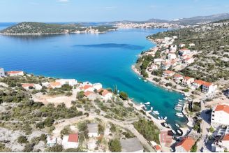 010 2044 47 Rogoznica Apartment house in the first row to the sea sale