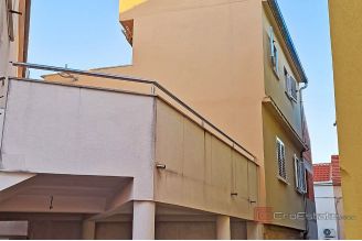 012 2052 31 Kastela Family house near the sea for sale