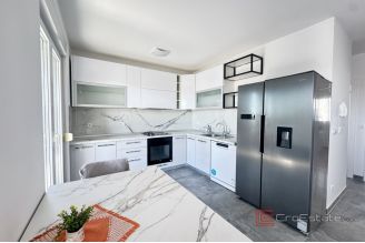 015 2030 92 Trogir Two bedroom apartment with a sea view for sale