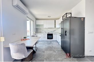 015 2030 92 Trogir Two bedroom apartment with a sea view for sale