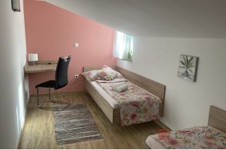 013 5354 30 Zadar Apartment house in the first row to the sea for sale