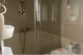 013 5354 30 Zadar Apartment house in the first row to the sea for sale