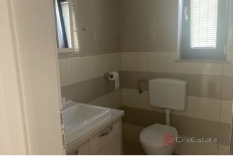 013 5354 30 Zadar Apartment house in the first row to the sea for sale