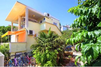 007 2044 48 rogoznica house near the beach for sale