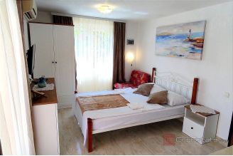 007 2044 48 rogoznica house near the beach for sale