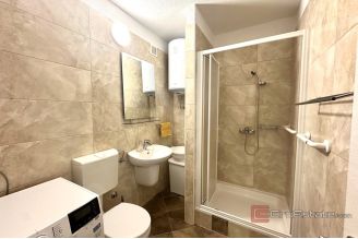 006 2049 36 Split Split 3 Spacious two bedroom apartment for rent
