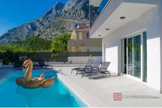 013 2052 26 Makarska Villa with pool and a sea view for sale