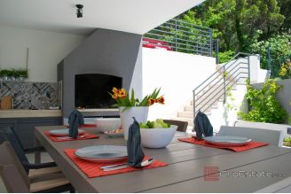 013 2052 26 Makarska Villa with pool and a sea view for sale