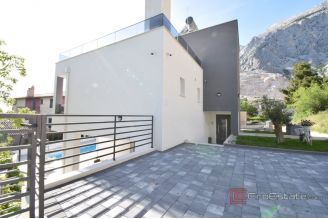 013 2052 26 Makarska Villa with pool and a sea view for sale