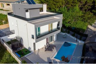 013 2052 26 Makarska Villa with pool and a sea view for sale