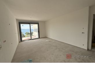 010 2043 161 Zadar Modern two bedroom apartment with a sea view for sale