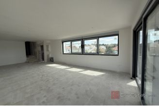 013 2043 162 Zadar Modern penthouse with pool for and roof terrace for sale