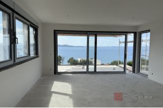 013 2043 162 Zadar Modern penthouse with pool for and roof terrace for sale