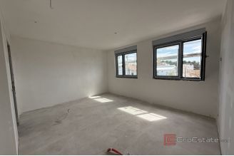 013 2043 162 Zadar Modern penthouse with pool for and roof terrace for sale