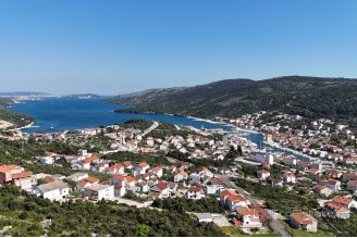 010 2031 177 Marina modern apartment with sea view for sale