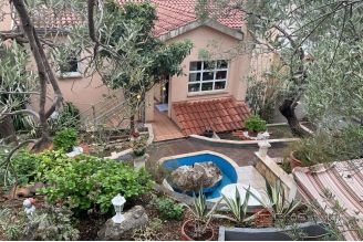 015 2052 33 Makarska Apartment house with sea view for sale