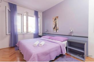 015 2052 33 Makarska Apartment house with sea view for sale