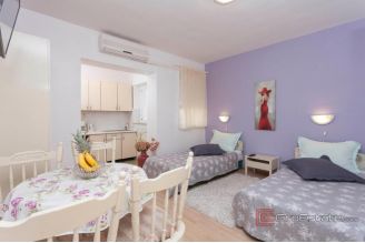 015 2052 33 Makarska Apartment house with sea view for sale