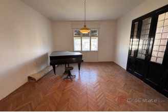 010 2036 131 Split center Apartment Business space for long term rent