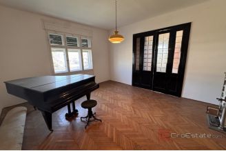 010 2036 131 Split center Apartment Business space for long term rent