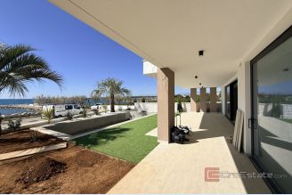 001 2043 163 near zadar luxury seafront apartment with swimming pool sale