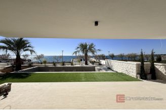 015 2043 163 near zadar luxury seafront apartment with swimming pool sale