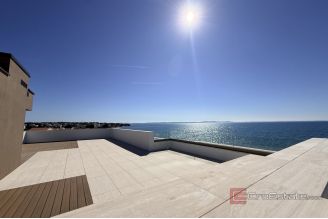 015 2043 163 near zadar luxury seafront apartment with swimming pool sale