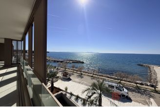 020 2043 164 near zadar modern two bedroom apartment first row to the sea sale1